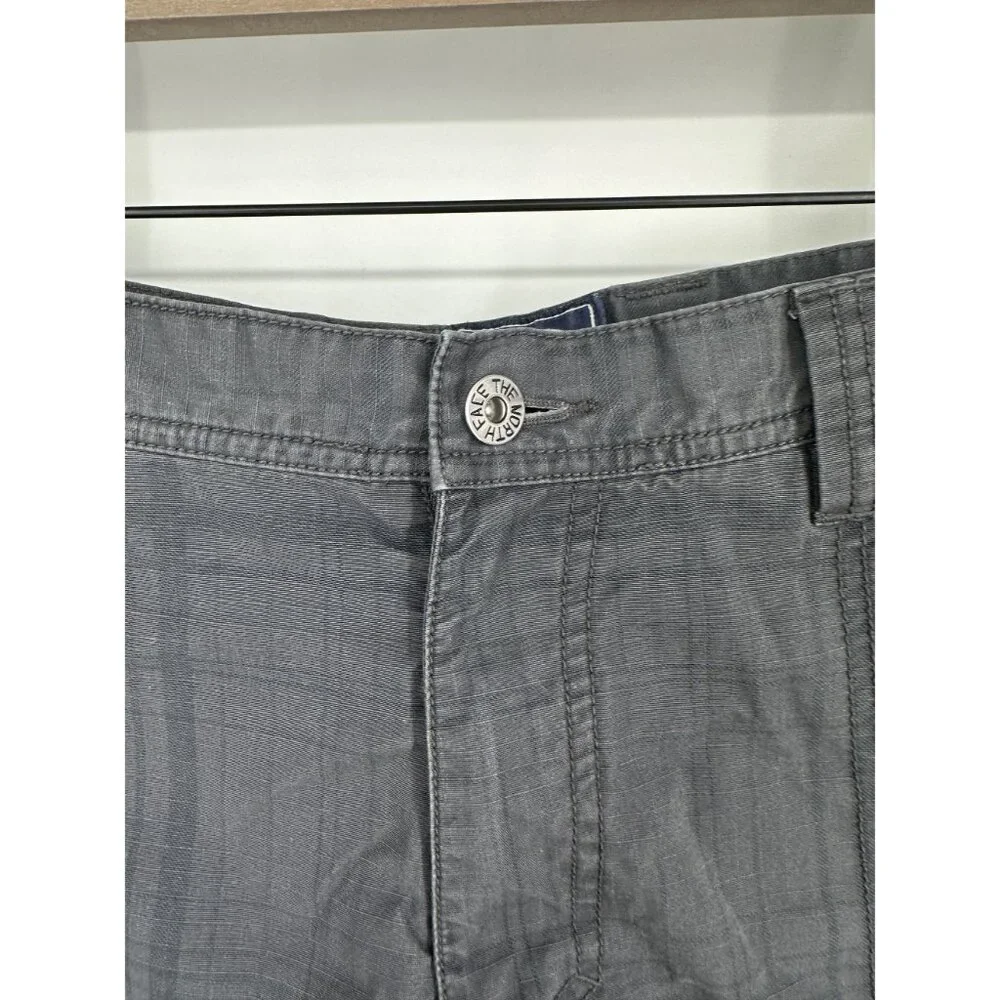 The North Face Men's Cargo Shorts Gray Plaid Size‎ 34 Regular